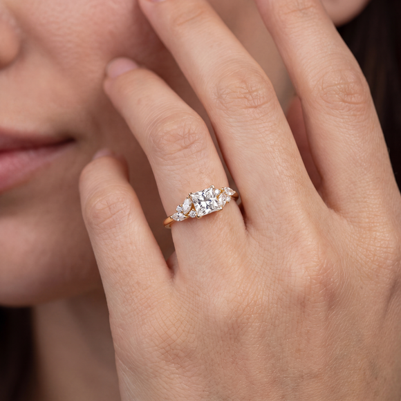 Solitaire accompagné diamant Divine Idylle - 22