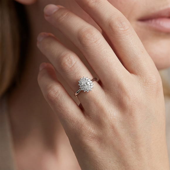 Bague entourage saphir vert et diamant Petite Pompadour