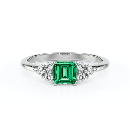 Solitaire accompagné émeraude et diamant Divine Idylle - 25