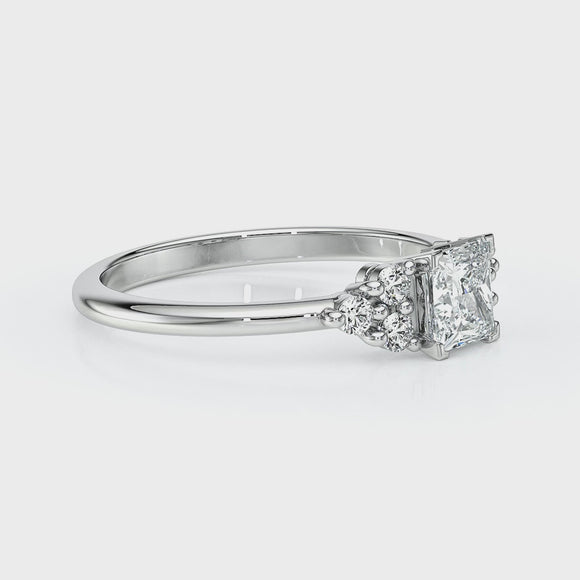 Solitaire accompagné diamant Divine Idylle - 25