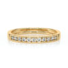 Bague en or jaune avec un élégant pavé de diamants brillants, parfaite pour un cadeau romantique, une occasion spéciale ou un choix intemporel pour un bijou de tous les jours. Idéale pour le fiançailles ou comme alliance. Modèle avec diamant.