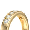 Bague en or jaune avec des diamants brillants en cascade, mettant en avant un design élégant et moderne avec des facets scintillantes. Idéale pour les fiançailles ou comme bijou de luxe, elle combine beauté intemporelle et artisanat de qualité, ajoutant une touche d'éclat à toute tenue.