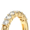 Bague en or jaune ornée de diamants, présentant un design élégant avec plusieurs diamants ovales brillants en file. Idéale pour une proposition de mariage ou comme un bijou de luxe pour une occasion spéciale. Modèle avec finition polie et détails raffinés, mettant en avant la brillance des pierres précieuses. Parfaite pour compléter une collection de bijoux.