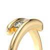 Bague avec trois diamants ronds sertis en demi clos monté sur or jaune 18 carats