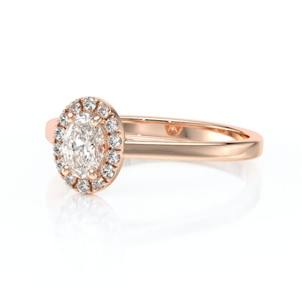 Bague de fiançailles en or rose 18 carats forme ovale avec un diamant ovale entouré de diamants ronds