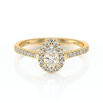 Bague de fiançailles en or jaune 18 carats forme ovale avec un diamant ovale entouré de diamants ronds
