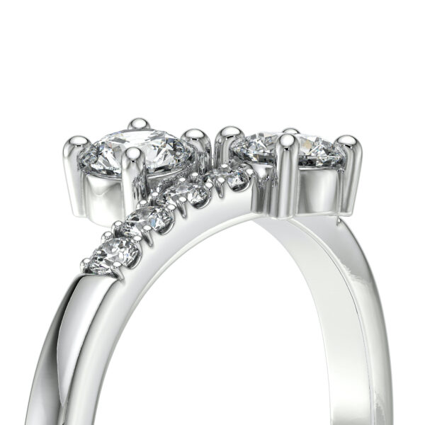 Bague toi et moi accompagnée de diamants ronds de pavage montés sur or blanc 18 carats
