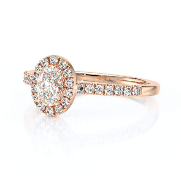 Bague de fiançailles en or jaune 18 carats forme ovale avec un diamant ovale entouré de diamants ronds