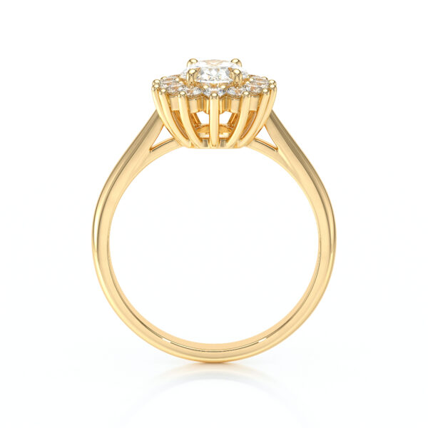 Bague en or jaune avec un design élégant mettant en valeur un diamant central scintillant, entouré de petites pierres précieuses. Idéale pour une demande en mariage ou un cadeau spécial, symbolisant l'amour et l'engagement. Modèle en or 18 carats avec une finition brillante, apportant sophistication et luxe.