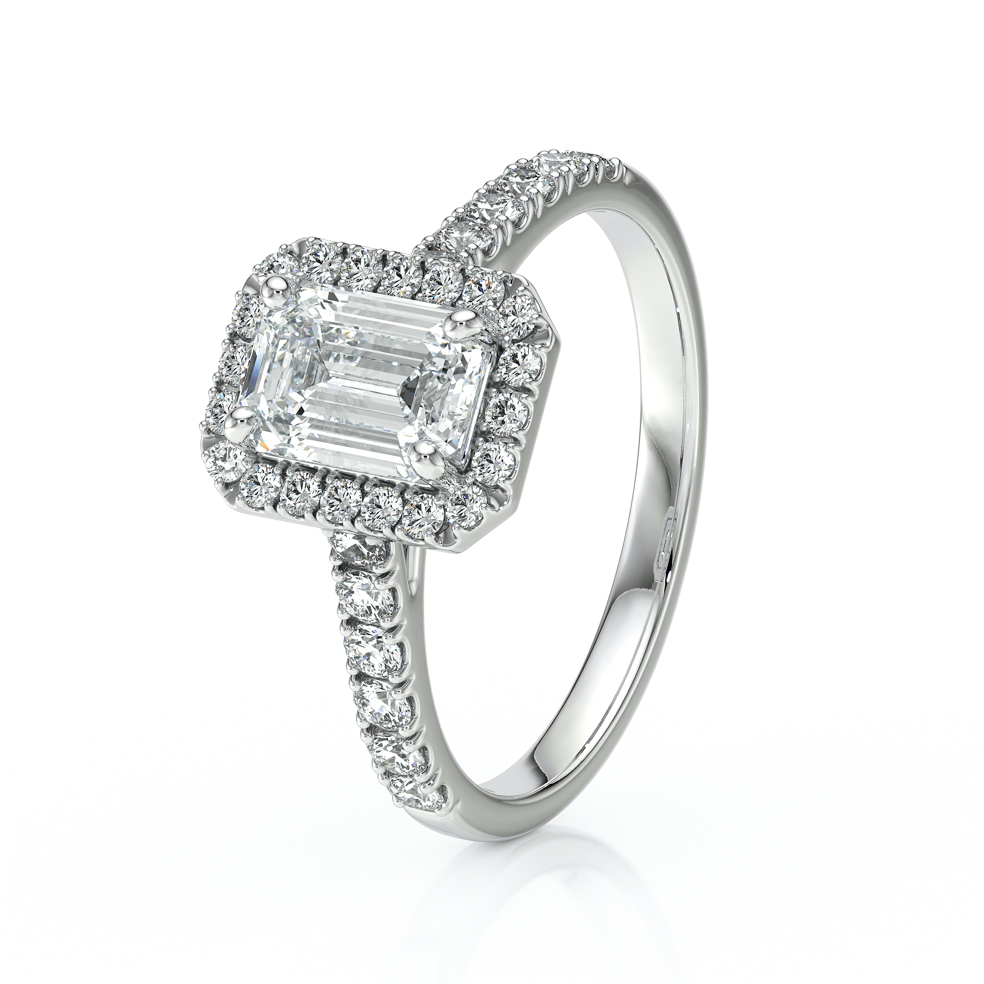Bague en diamant raffinée avec un pavé de diamants scintillants, ornée d'une pierre centrale en taille émeraude, design élégant et sophistiqué, idéale pour une demande en mariage ou une occasion spéciale. Modèle unique avec des détails étincelants et un éclat exceptionnel.