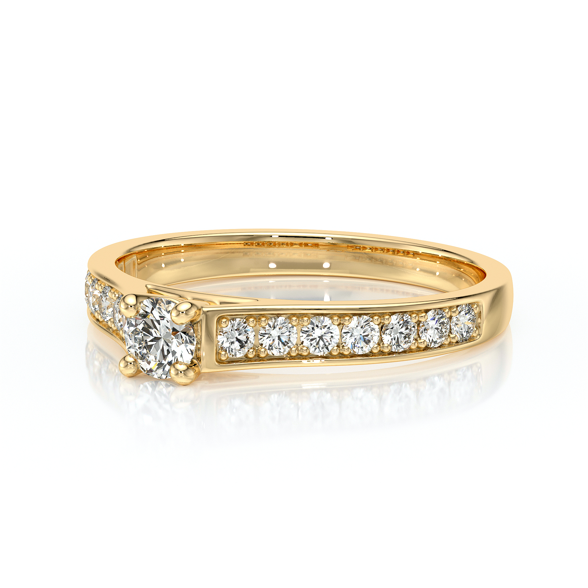 Bague en or jaune ornée d'un diamant central brillant et d'une rangée de diamants étincelants sur le côté, idéale pour une demande en mariage ou une occasion spéciale, mettant en valeur l'élégance et la beauté des bijoux ornés de diamants.