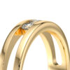 Bague en or jaune élégante avec un design moderne, ornée d'un diamant brillant en forme de marquise, idéale pour les fiançailles ou pour un cadeau spécial, symbole d'amour et de compromettre.