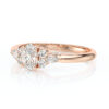 Solitaire épaulé bague diamant ovale, diamant poire et diamant rond or rose 18 carats