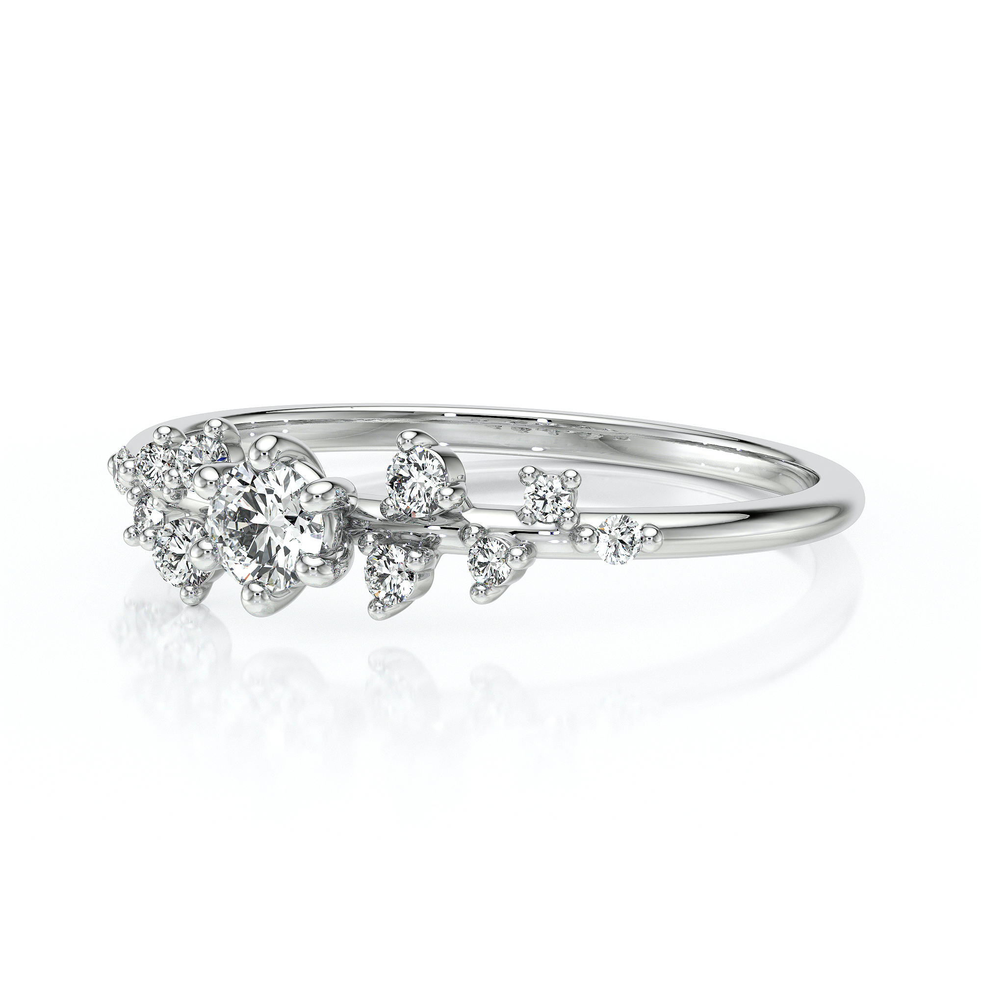 Bague en or blanc ornée de diamants, modèle floral, avec un design élégant et raffiné. La bague présente un motif en forme de fleurs avec une pierre centrale, entourée de petits diamants, idéale pour un engagement ou un cadeau spécial.