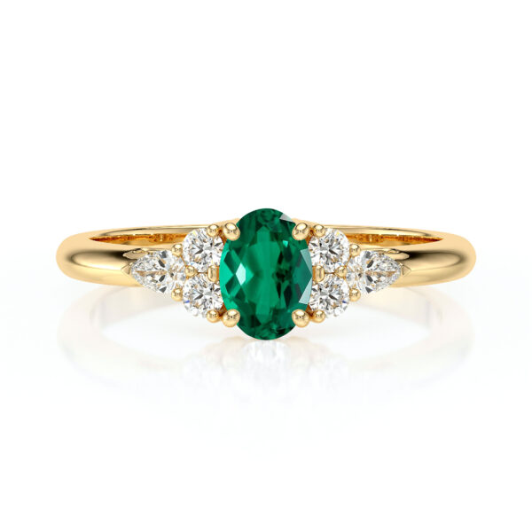 Bague en or avec un magnifique saphir vert oval au centre, entouré de diamants brillants en forme de poire, parfaite pour les fiançailles ou une occasion spéciale, modèle + diamant.