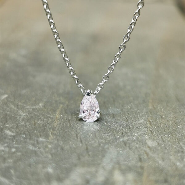 collier-diamant-poire-or-18-carat