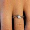 Solitaire-diamant-ajoure-pince-or-blanc-18-carats-2