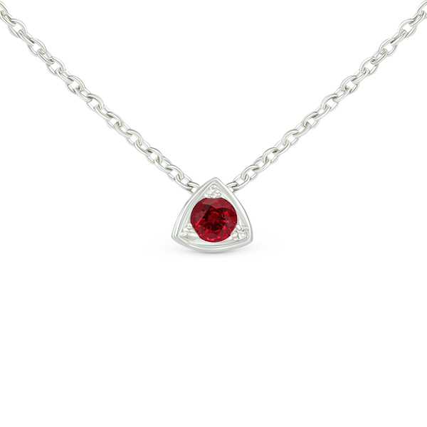 Collier en argent avec pendentif triangulaire orné d'un rubis rouge, parfait pour un look élégant et raffiné, idéal comme cadeau pour les amoureux des bijoux, mettant en valeur la qualité artisanale et le design moderne.