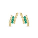 Boucles d'oreilles en or avec design élégant, ornées de trois pierres précieuses vertes, créant une allure moderne et raffinée. Parfaites pour compléter n'importe quelle tenue, ces boucles d'oreilles sont idéales pour les occasions spéciales ou un usage quotidien. Modèle + diamant.