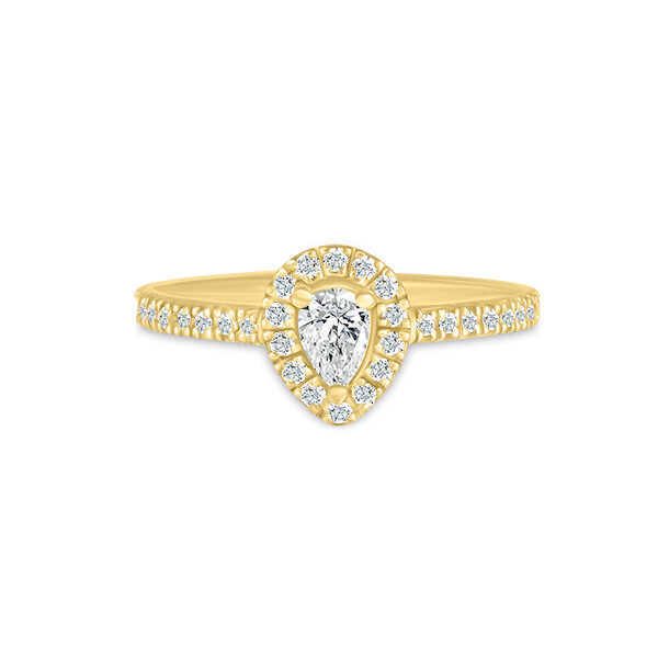 Bague en or jaune avec un diamant central en forme de poire entouré de petites pierres brillantes, parfaite pour une demande en mariage ou une occasion spéciale, modèèle élégant et raffiné.