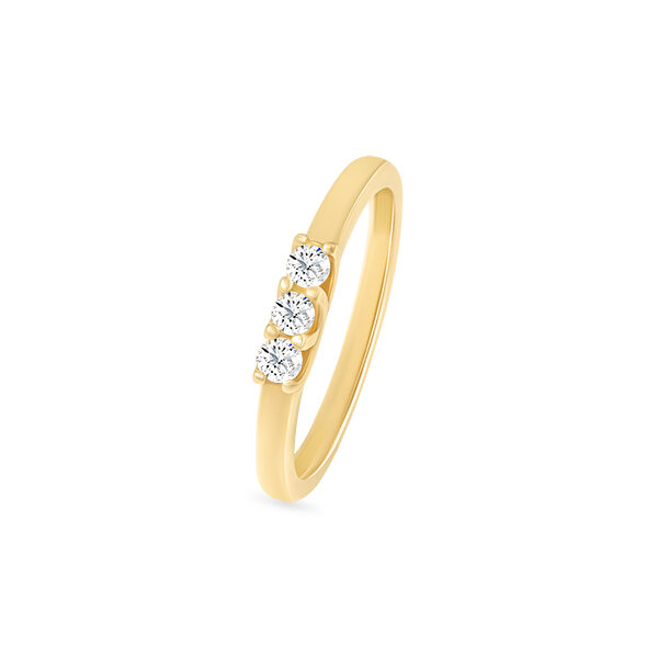 Bague en or jaune élégant, ornée de trois diamants étincelants, design minimaliste et moderne, parfaite pour une occasion spéciale ou comme bague de fiançailles.