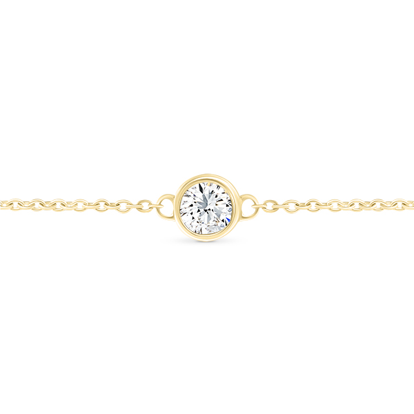 Bracelet délicat en or jaune avec un diamant rond serti au centre, mettant en valeur l'élégance et la brillance naturelle du bijou. Idéal pour les occasions spéciales, ce bijou en or offre une finition raffinée et intemporelle, parfaite pour un cadeau ou un ajout à votre collection de bijoux.