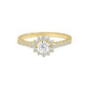 Bague en or jaune ornée d'un diamant central rond entouré de petits diamants, présentant un design éclatant en forme de fleur, idéale pour une demande en mariage ou une occasion spéciale, modèle élégant avec un éclat remarquable, diamant.