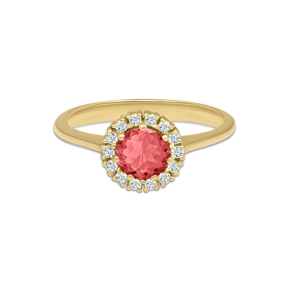 Alliance en or jaune avec un élégant diamant central rose, entouré de diamants brillants, conçue pour des occasions spéciales comme des fiançailles ou des anniversaires. Idéale pour exprimer un amour unique et intemporel.