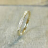 alliance-diamant-serti-grain-or-jaune-18-carats-diamant-carree