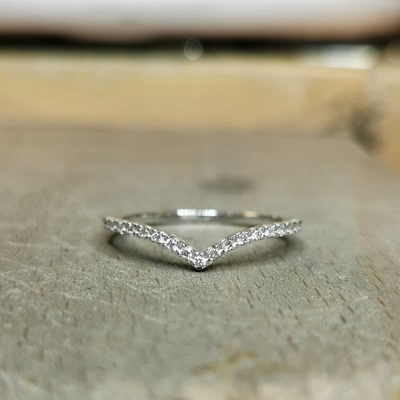 breaking Dawn Sanders New meaning Alliance diamants V - Alliance diamant mariage | Atelier du Diamant