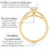 Bague en or avec un design unique, mettant en avant des griffes cossues et élégantes pour maintenir un diamant central. La monture large et épaisse assure une durabilité exceptionnelle. Ce bijou associe modernité et raffinement avec une attention particulière à chaque détail, idéal pour marquer un moment spécial.
