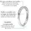 Bague en or blanc avec pavage scintillant serti griffes, mettant en valeur des diamants disposés de manière à offrir une brillance exceptionnelle. Ce design élégant est facile à assortir avec une bague de fiançailles, assurant une harmonie parfaite. Conçue avec un corps de bague large et épais, cette pièce garantit une durabilité exceptionnelle, idéale pour un usage quotidien tout en conservant son éclat dans le temps. Modèle + diamant.