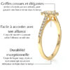 Bague de fiançailles en or jaune 18 carats forme ovale avec un diamant ovale entouré de diamants ronds