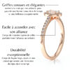 Bague de fiançailles en or jaune 18 carats forme ovale avec un diamant ovale entouré de diamants ronds