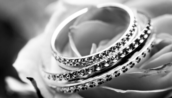 bracelet diamant en noir et blanc