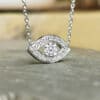 collier-diamant-oeil-or-18-carats-2