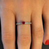 solitaire-accompagne-rubis-duo-alliance-or-18-carats-1