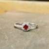 solitaire-diamant-or-18-carats-rubis-015-carat